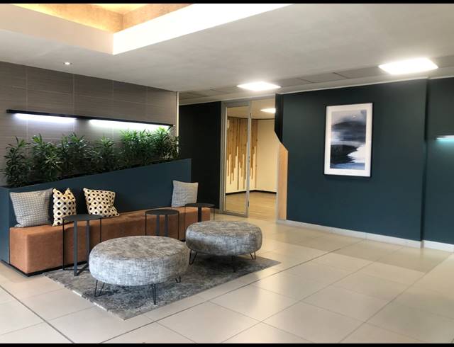 181M² OFFICE TO LET IN HYDE PARK